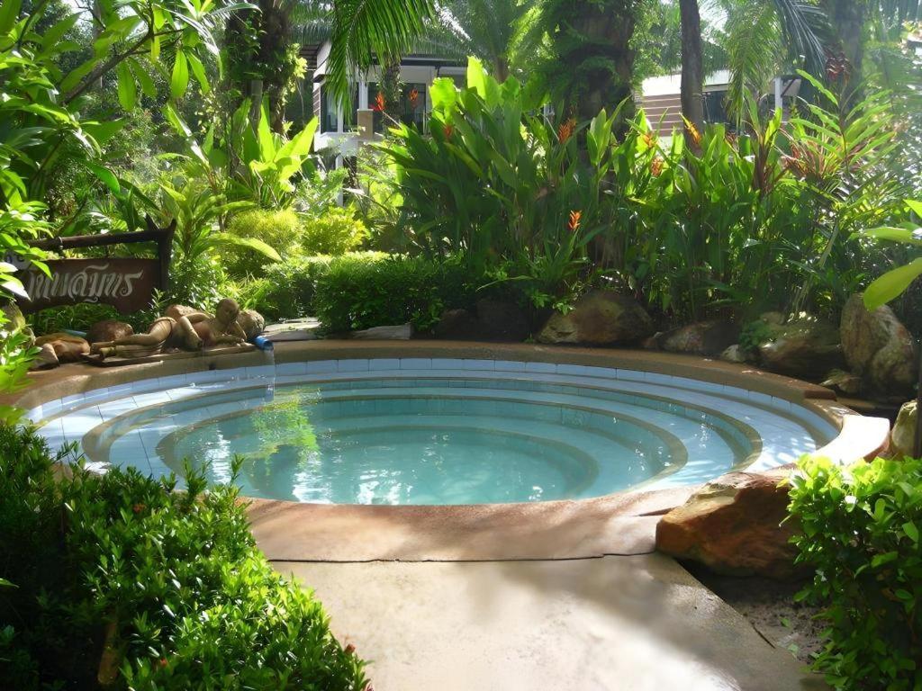 Nattha Waree Hot Spring Resort And Spa Bannuakhlong Kültér fotó